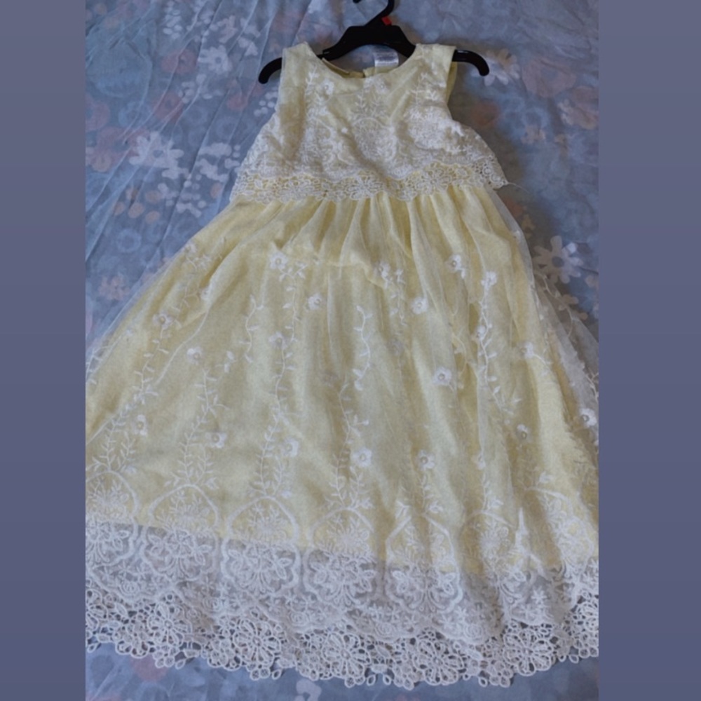 Yellow cute summer or spring dress for toddler girl size 5t